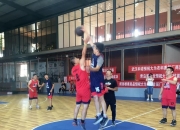 开云官网-红队与蓝队在场上展开激烈对决