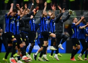 开云体育登录-包含意甲顶级战，AC米兰对阵国际米兰的词条