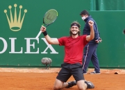 开云足球直播-欧洲网球队逆转澳大利亚网球队，西西帕斯完成帽子戏法的简单介绍