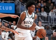 开云下载-塞尔维亚男篮逆转雄鹿，克莱三分雨点燃全场