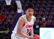 开云官网-篮球明星在赛季中表现突出，一鸣惊人的简单介绍