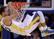 开云官方app入口-新疆队狂胜太阳，西亚卡姆如何成为改写比赛的关键先生