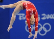 开云体育下载-赛道与球场，当布伦森接管F1争冠战，新疆队封锁广厦队