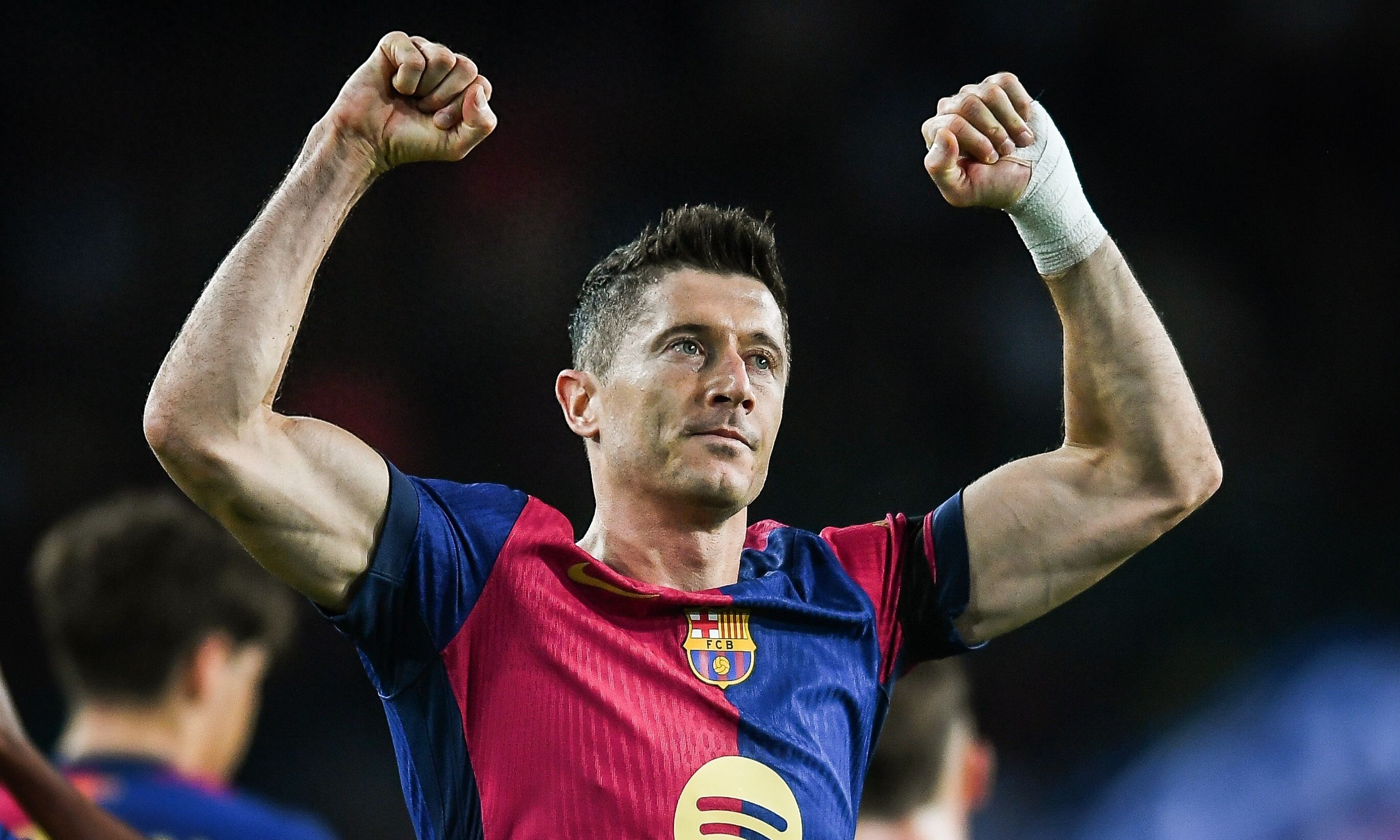 巴西爆冷塞维利亚，莱万统治全场的简单介绍