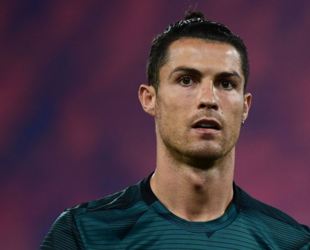 罗马客场逆转博洛尼亚，斩获关键三分