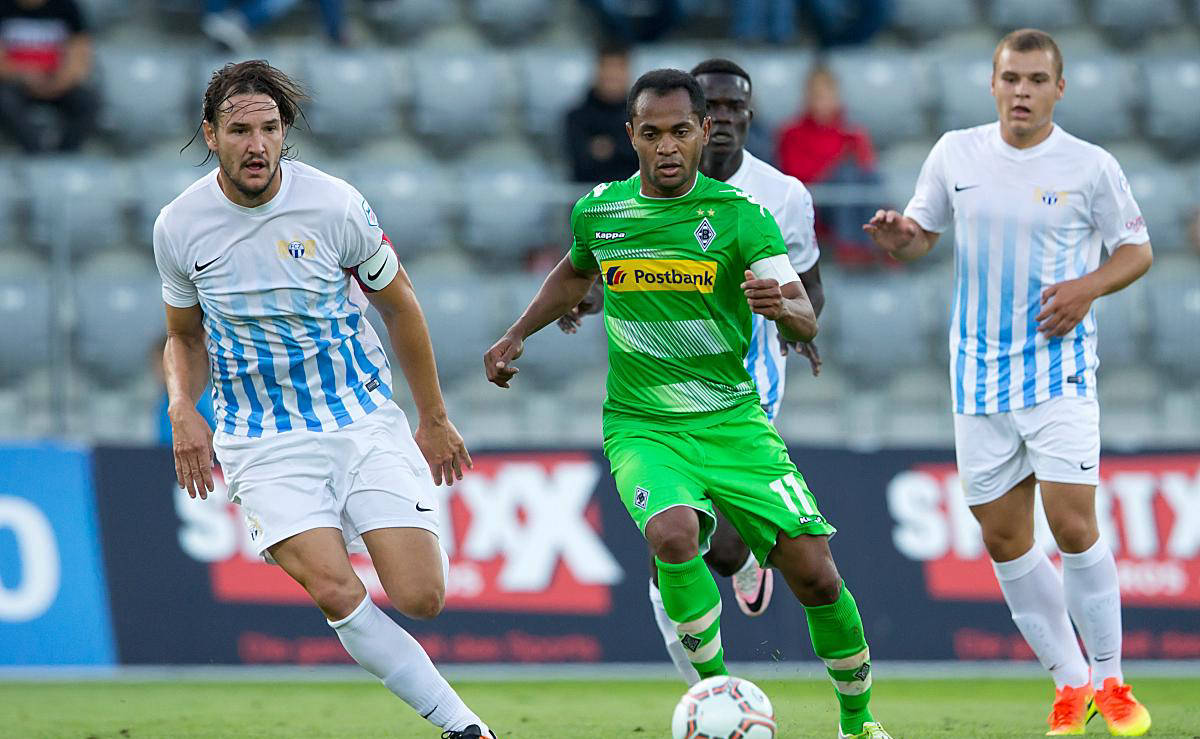 包含云达不莱梅凭借实力赢球，继续强势表现的词条