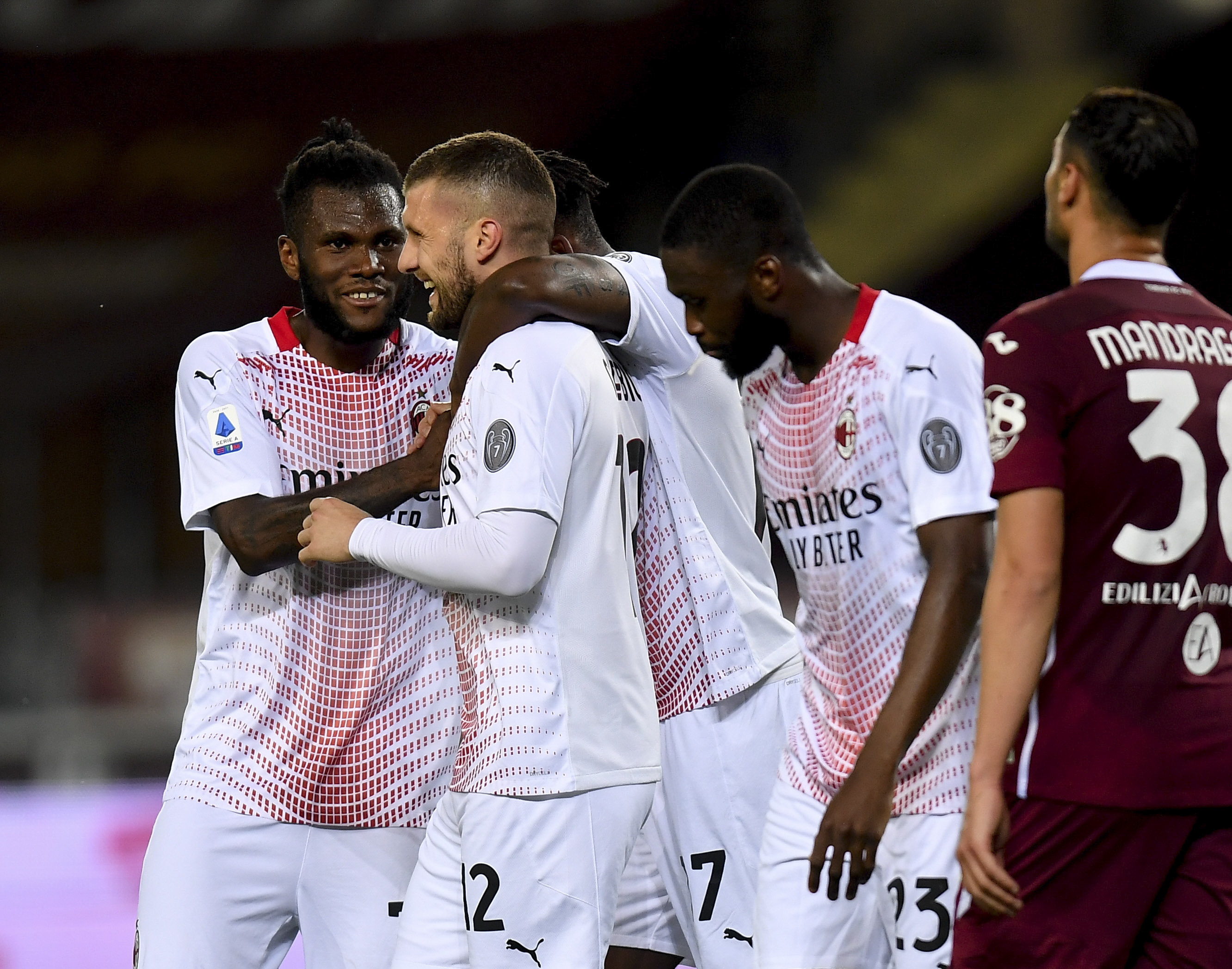 AC米兰横扫对手，一骑绝尘欧冠之路的简单介绍