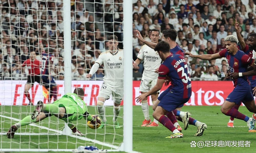 争议判罚引发争议，球队主教练对裁判提出质疑的简单介绍