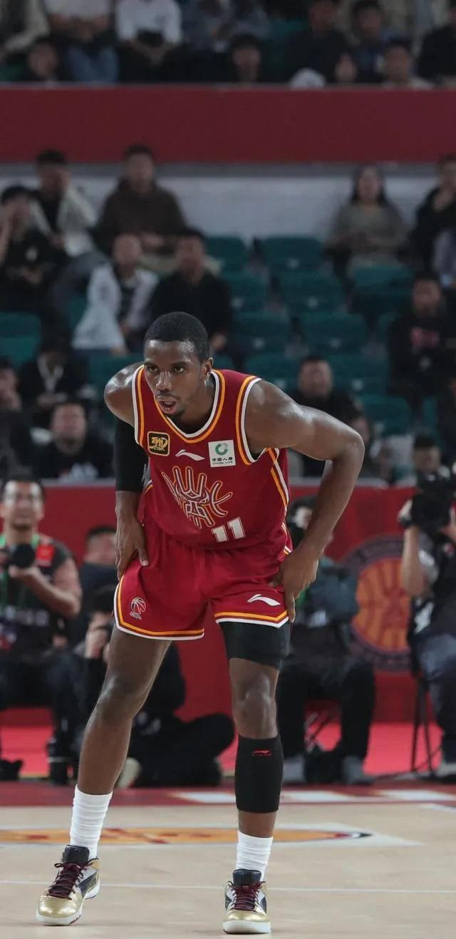 广厦男篮豪取客场胜利，士气如虹