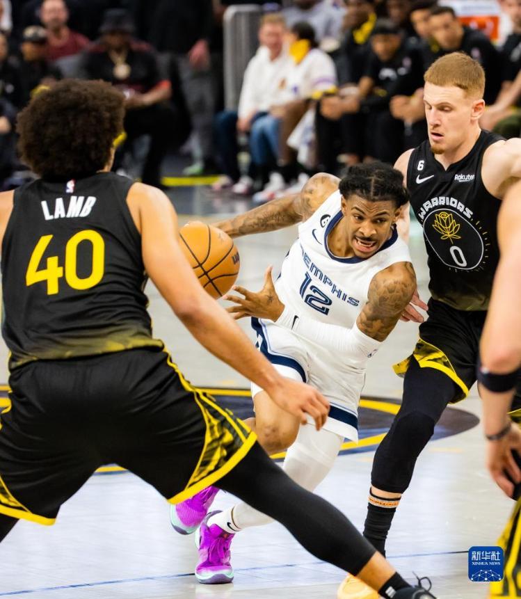 包含灰熊惊险战胜磨难，孟菲斯连扳两城的词条