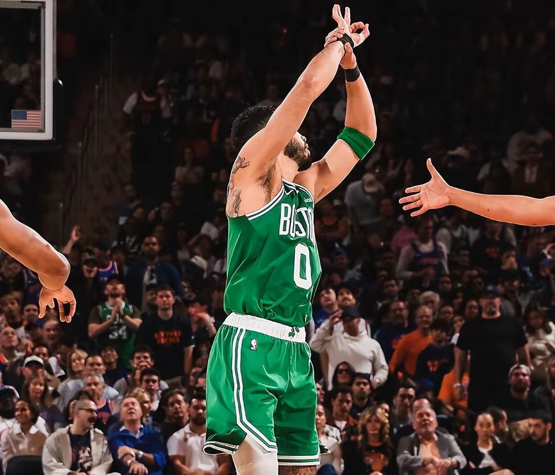 凯尔特人大胜骑士,继续领跑东部 凯尔特人大胜骑士,继续领跑东部