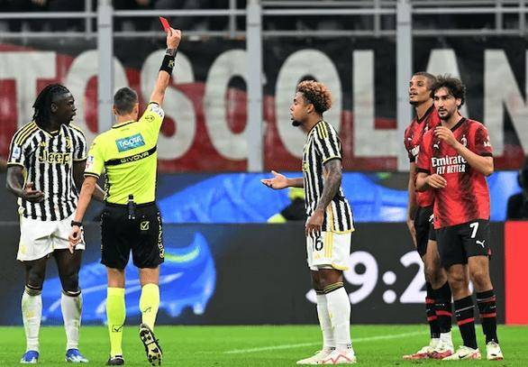 那不勒斯不敌AC米兰-战术失误的简单介绍