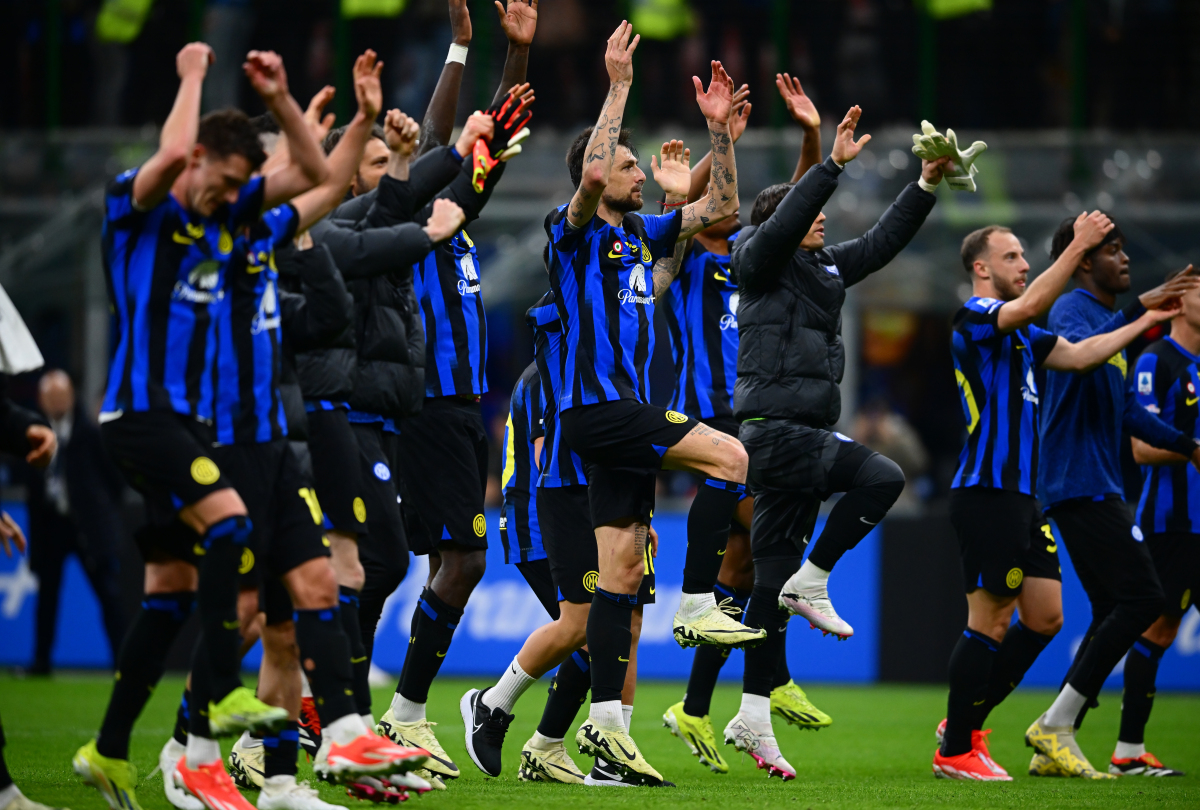 包含意甲顶级战，AC米兰对阵国际米兰的词条