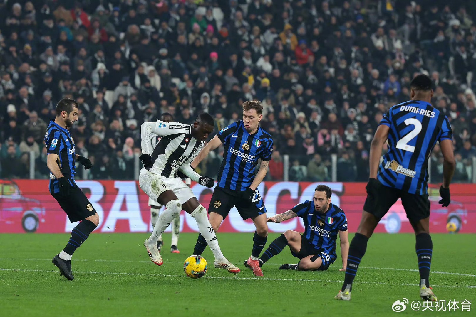 包含意甲顶级战，AC米兰对阵国际米兰的词条