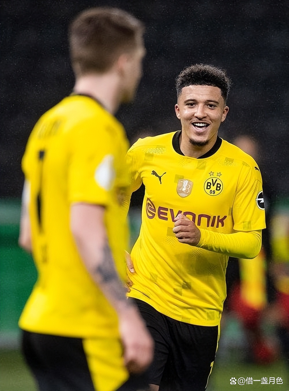 关于沃尔夫斯堡后防表现不佳,主帅急需调整的信息 关于沃尔夫斯堡后防表现不佳,主帅急需调整的信息