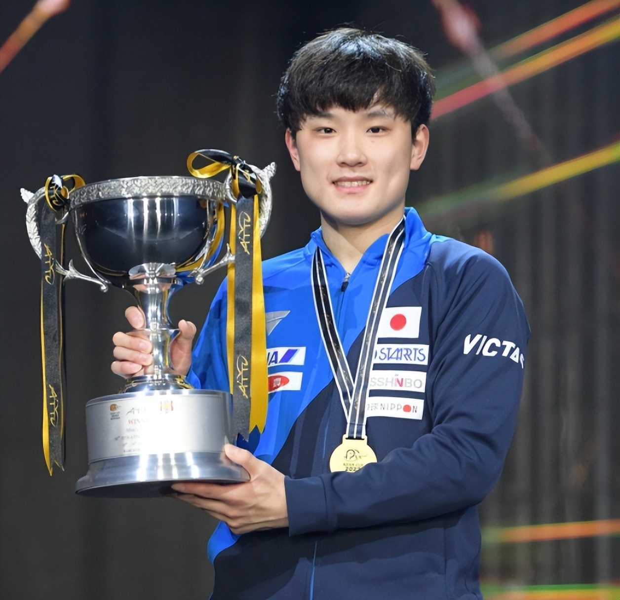 日本乒乓球队爆冷英国乒乓球队，张本智和高光表现的简单介绍