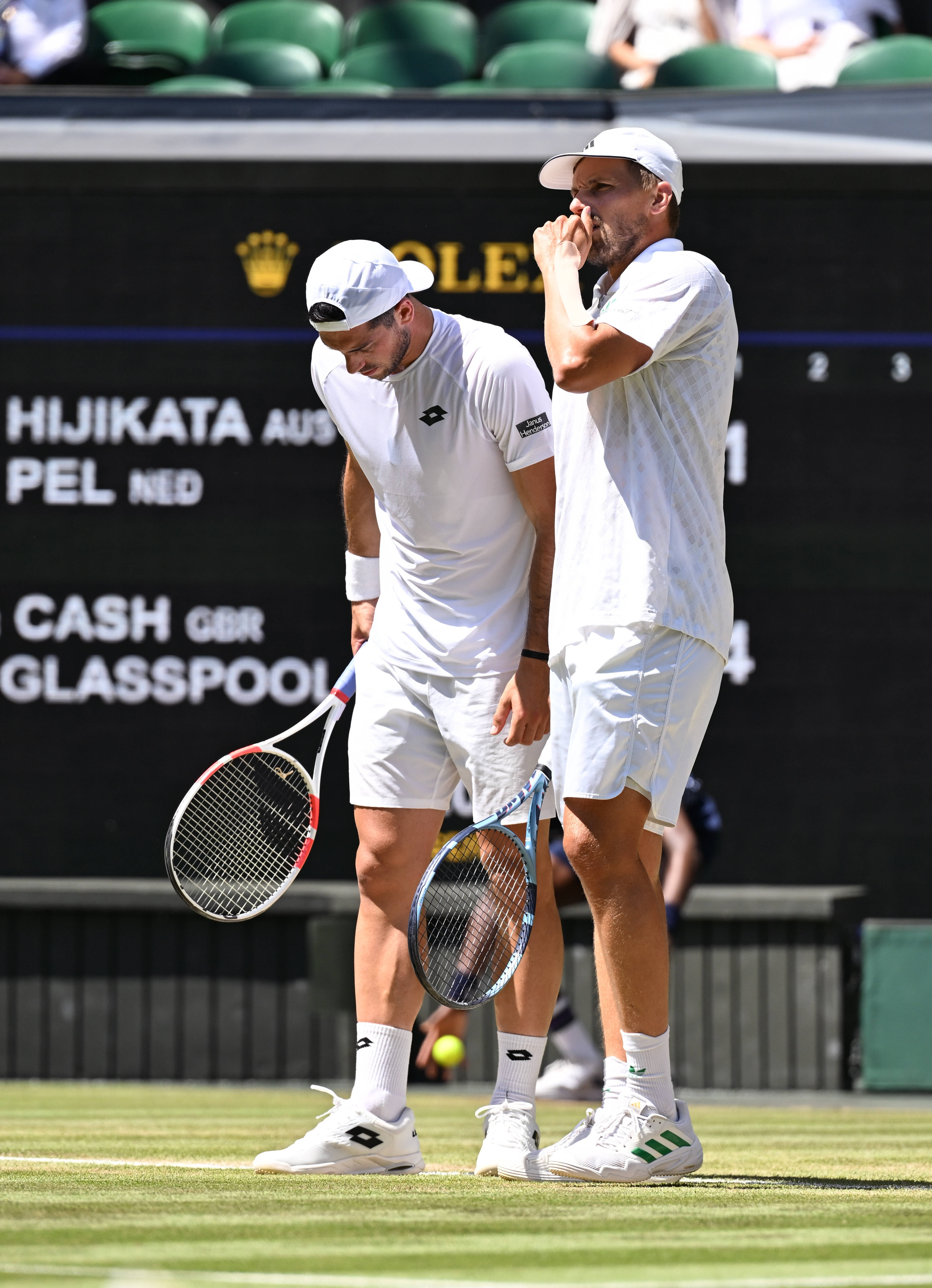 世界网球队险胜德国网球队，克耶高斯制霸全场的简单介绍