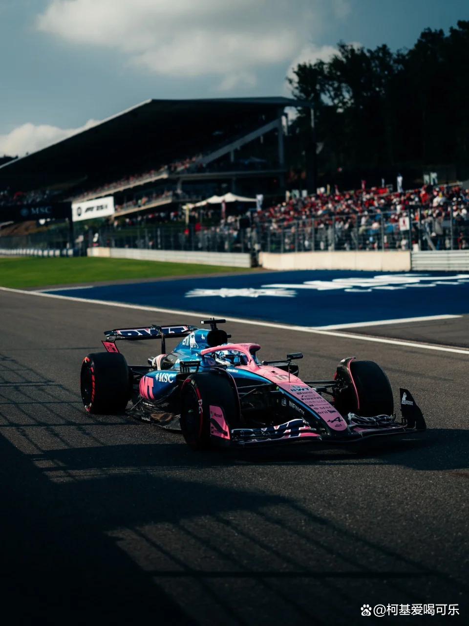 包含雷诺车队力克法拉利，拉塞尔关键制胜的词条