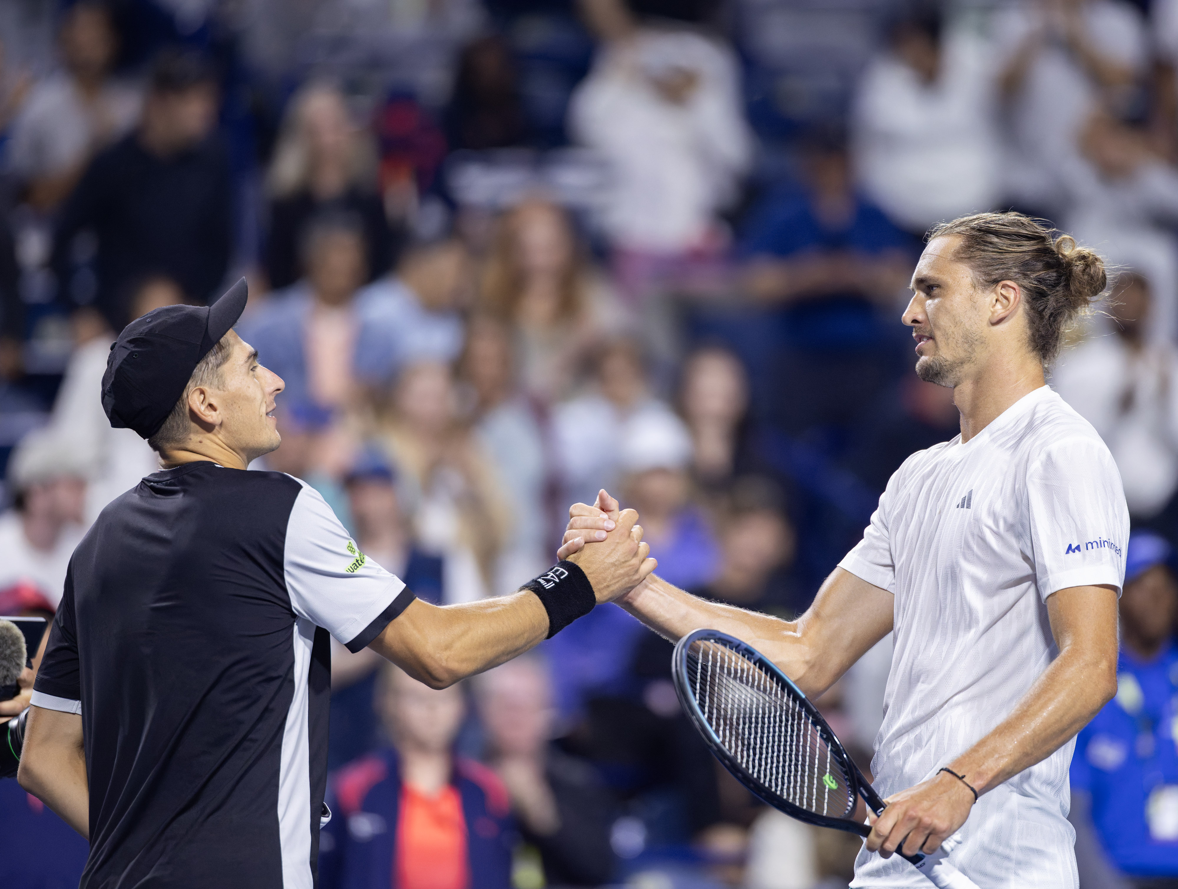 关于联合杯完胜澳网，兹维列夫统治全场的信息